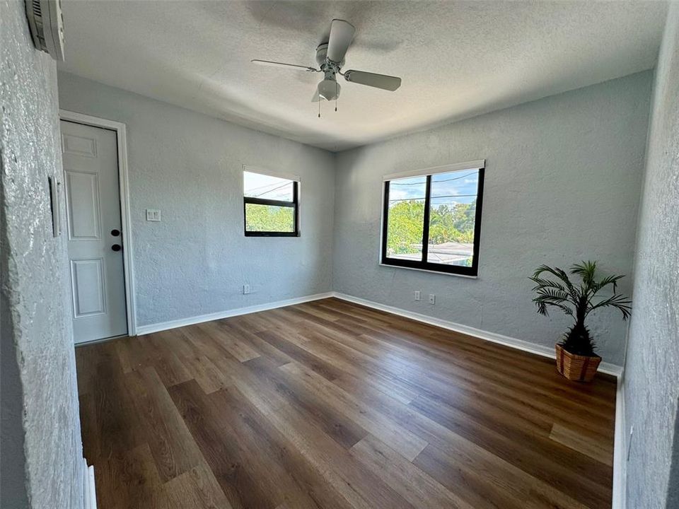 For Rent: $1,550 (2 beds, 1 baths, 530 Square Feet)