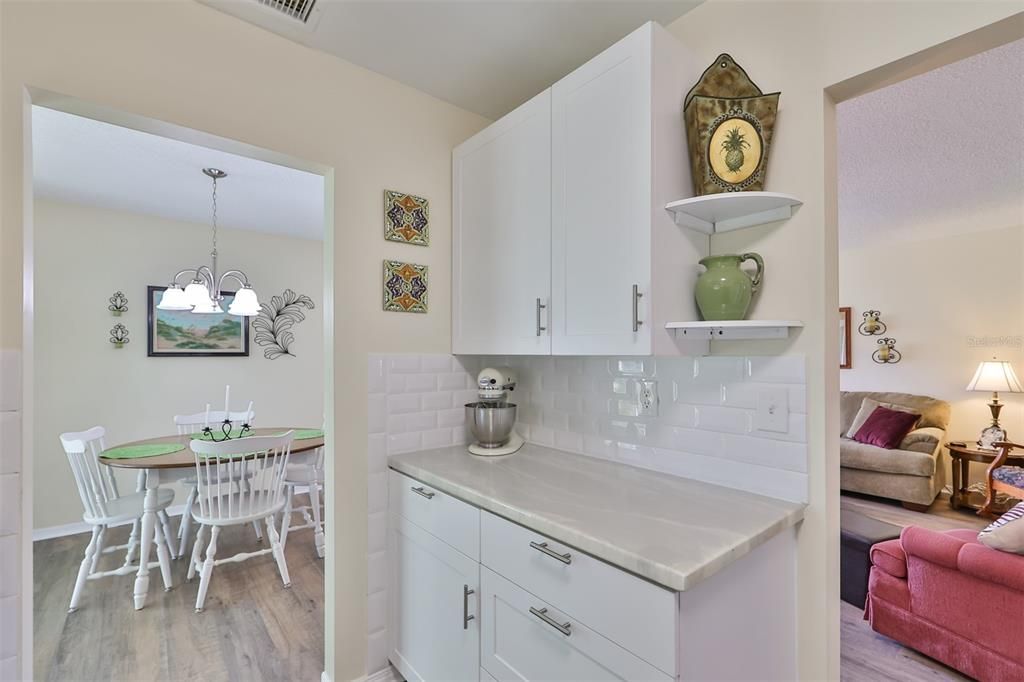 Active With Contract: $1,800 (2 beds, 2 baths, 984 Square Feet)