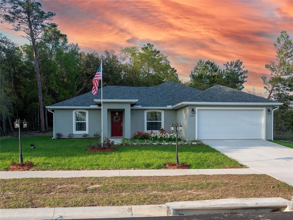 Active With Contract: $295,000 (3 beds, 2 baths, 1445 Square Feet)