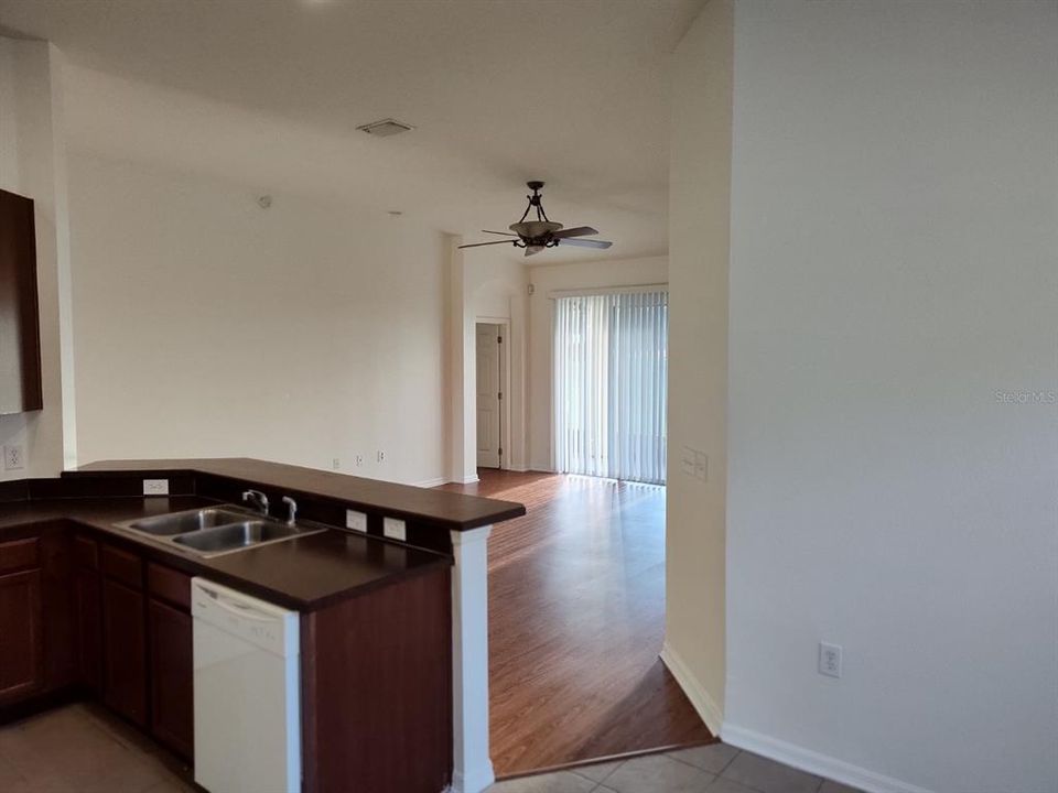 For Rent: $2,295 (3 beds, 2 baths, 1757 Square Feet)