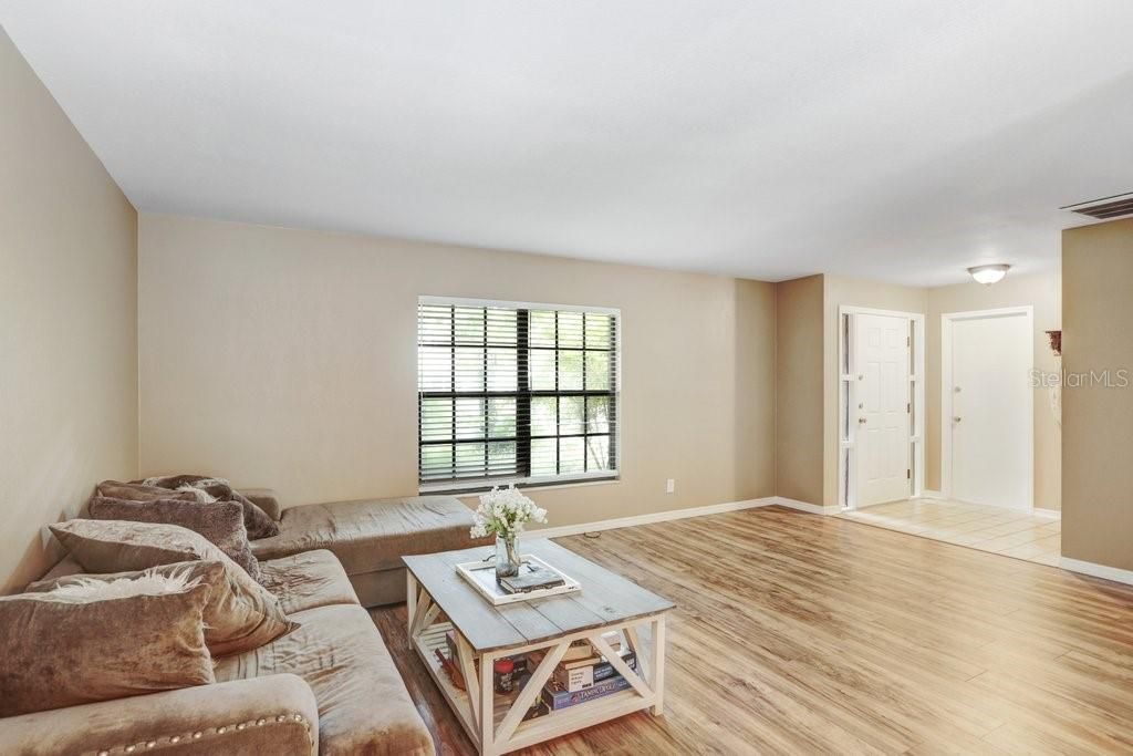 For Sale: $475,000 (4 beds, 2 baths, 2124 Square Feet)