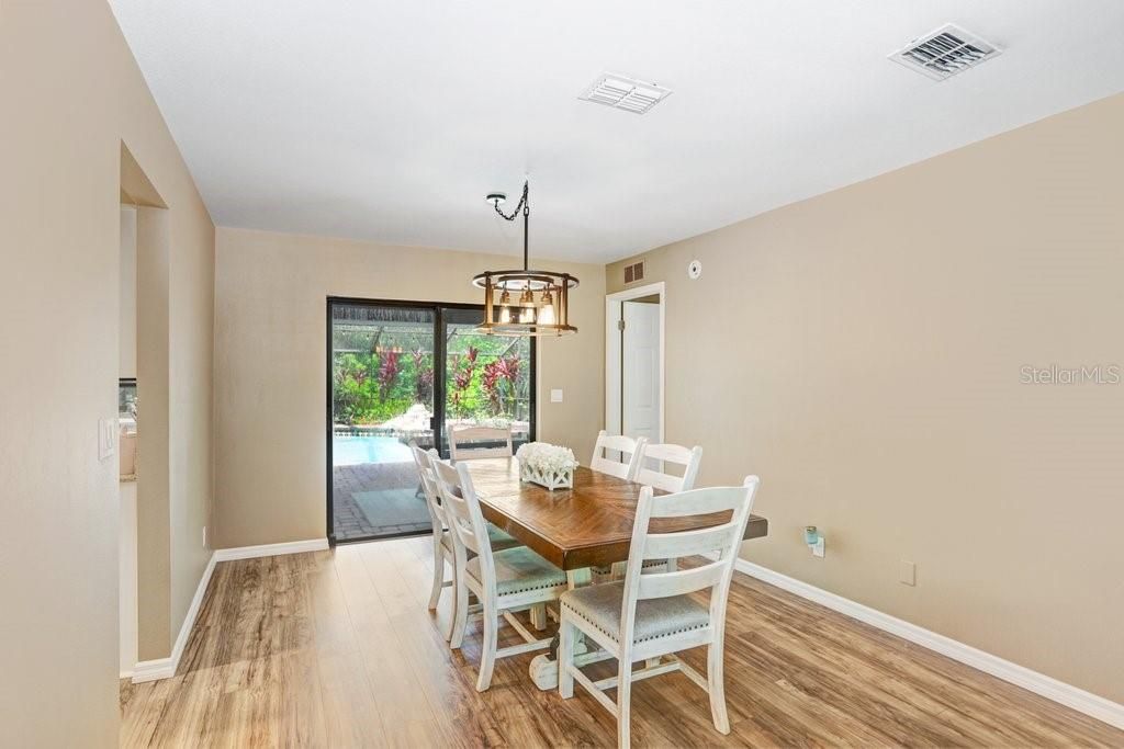 For Sale: $475,000 (4 beds, 2 baths, 2124 Square Feet)