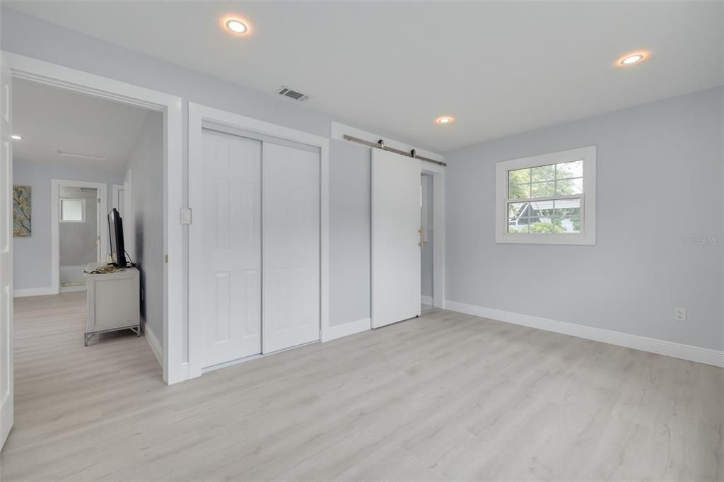 Active With Contract: $398,500 (3 beds, 2 baths, 1161 Square Feet)