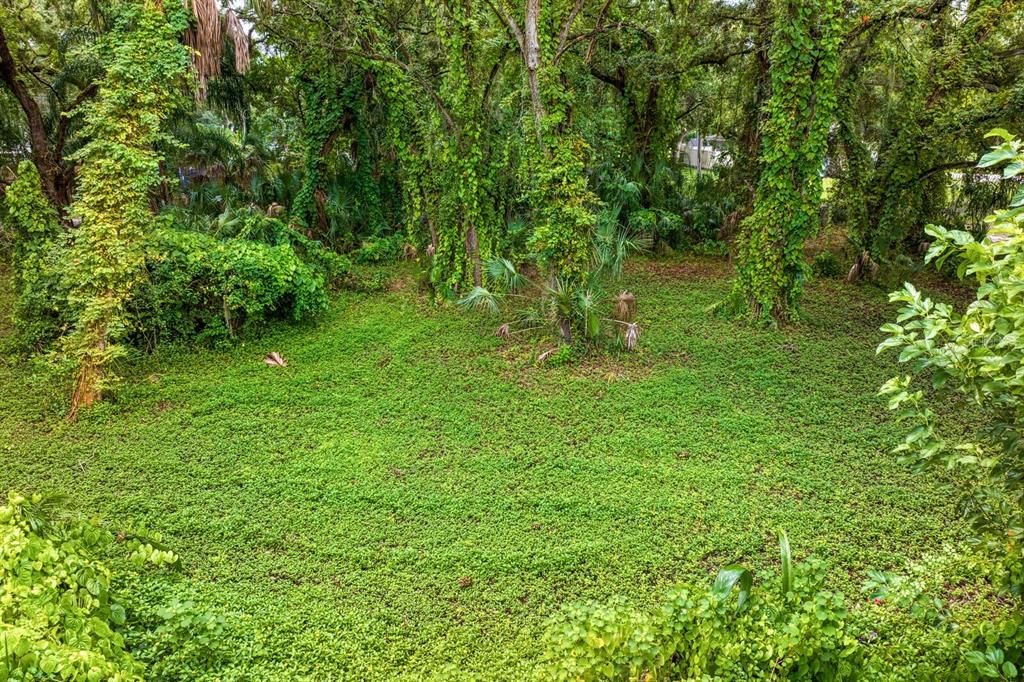 En Venta: $1,100,000 (2.14 acres)