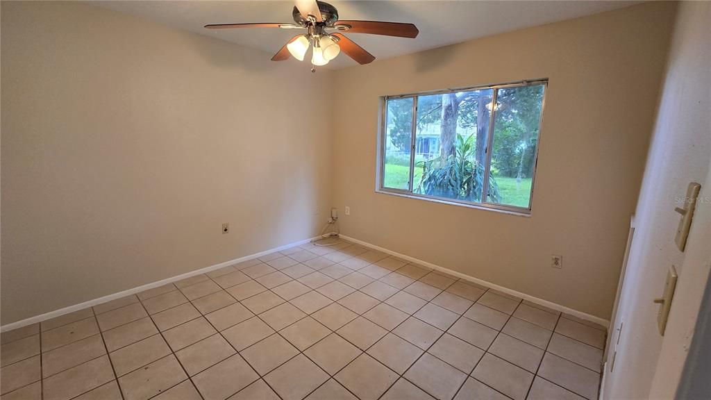 For Rent: $1,450 (2 beds, 1 baths, 824 Square Feet)