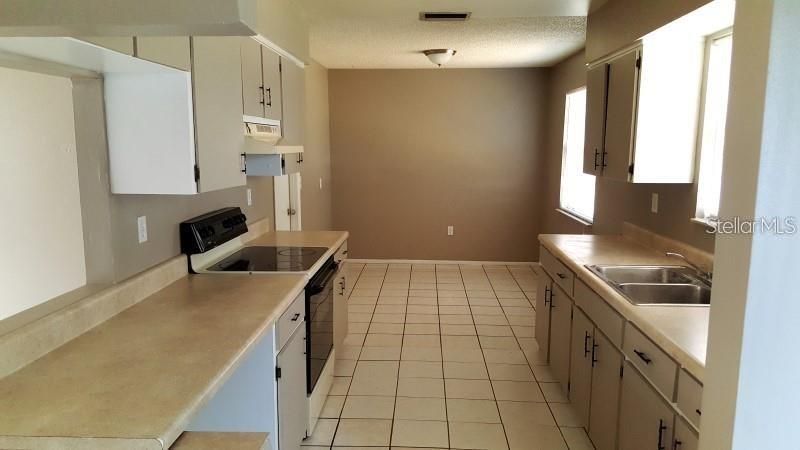 For Rent: $1,600 (2 beds, 2 baths, 1184 Square Feet)