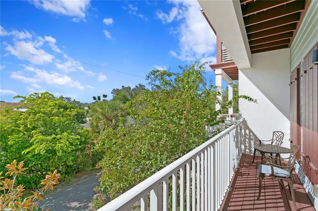 2nd level porch offers an outdoor space off of the livng room