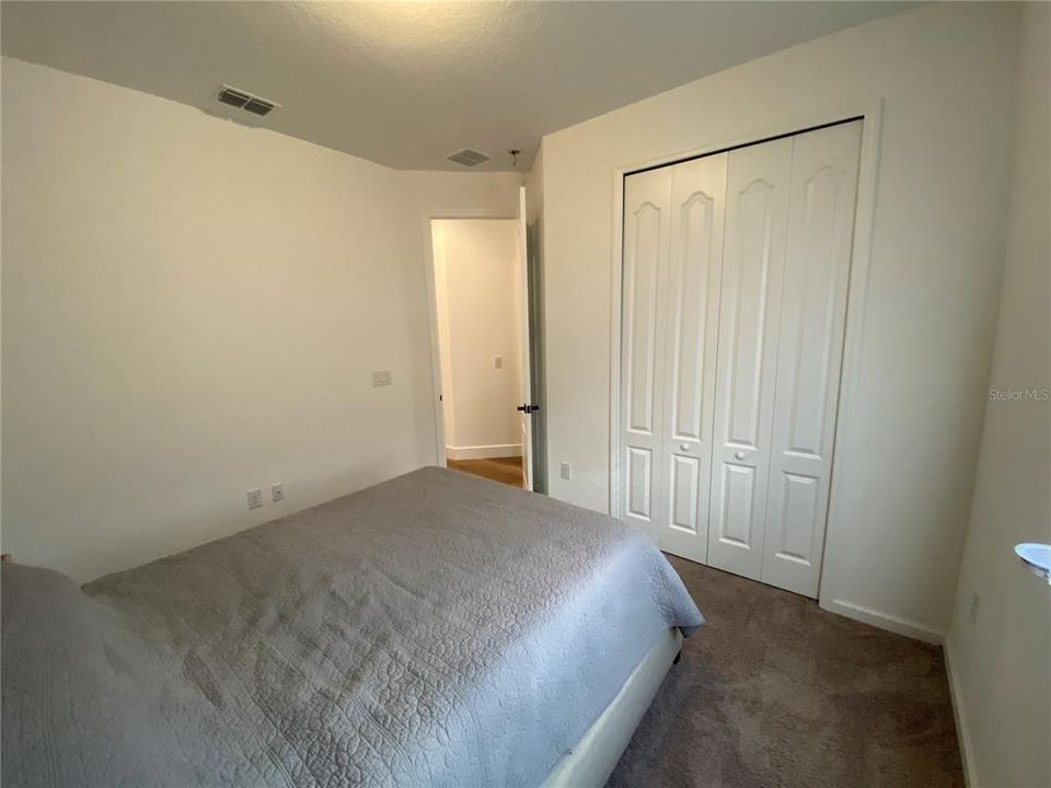 For Rent: $2,400 (4 beds, 2 baths, 1949 Square Feet)