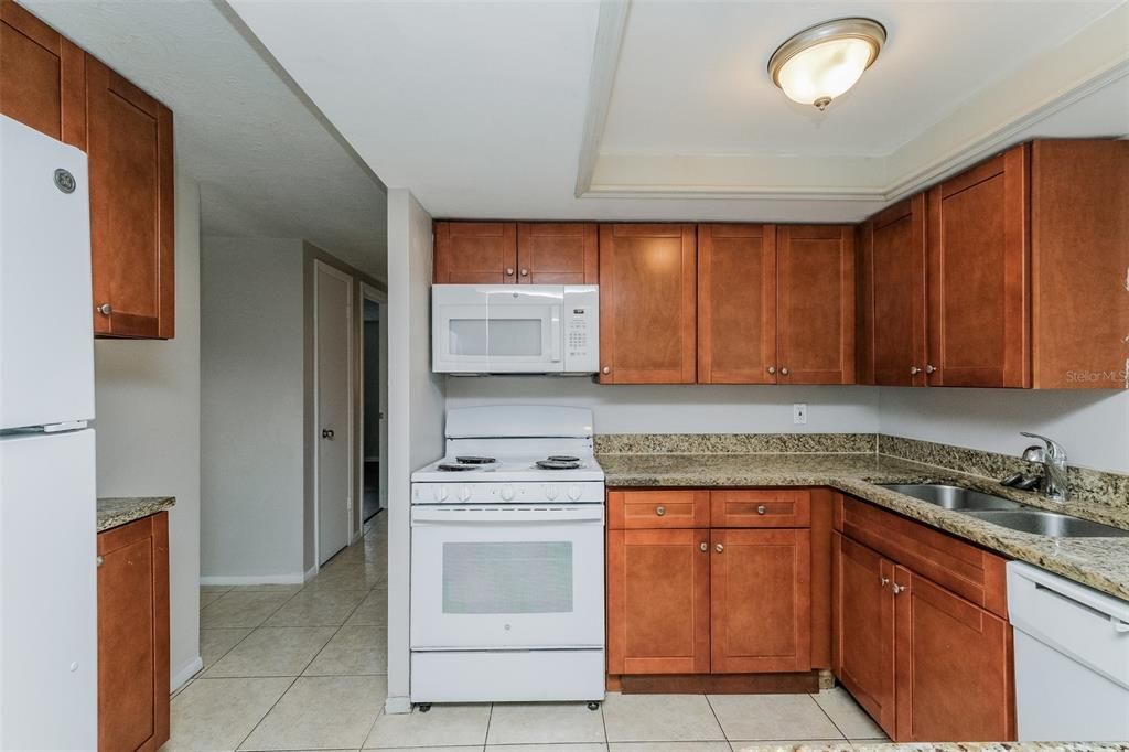 For Rent: $1,645 (2 beds, 1 baths, 1176 Square Feet)