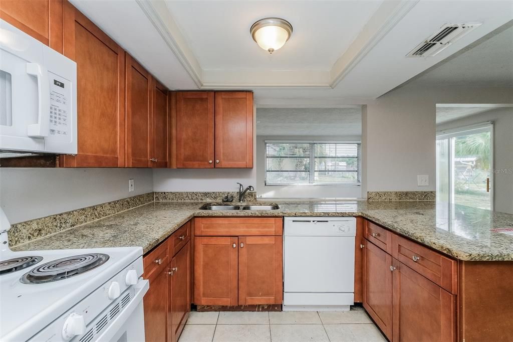 For Rent: $1,645 (2 beds, 1 baths, 1176 Square Feet)