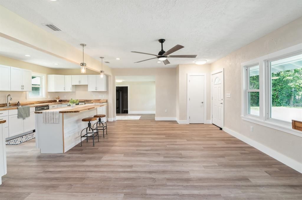 Active With Contract: $339,900 (4 beds, 2 baths, 2134 Square Feet)