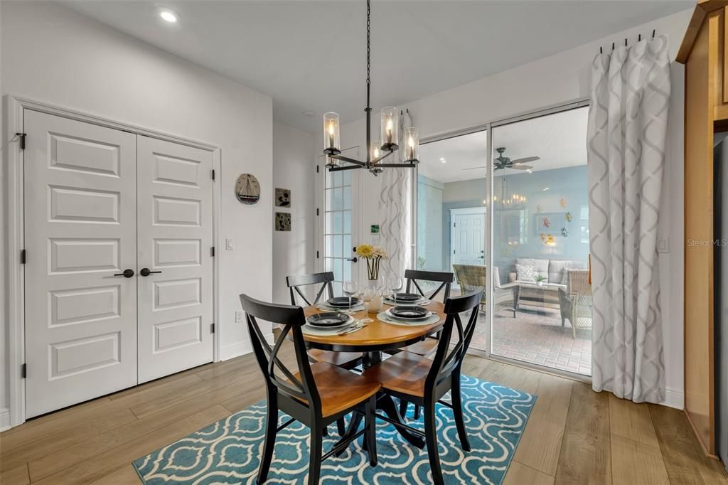 Active With Contract: $599,900 (3 beds, 2 baths, 1638 Square Feet)