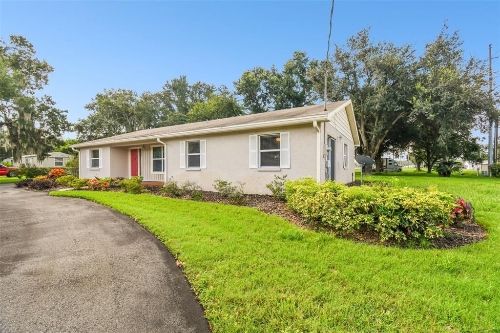 Active With Contract: $400,000 (3 beds, 2 baths, 1848 Square Feet)