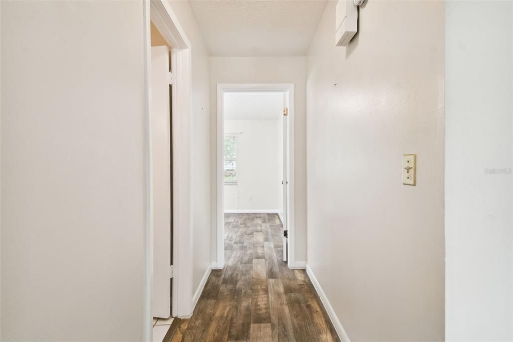 Active With Contract: $400,000 (3 beds, 2 baths, 1848 Square Feet)