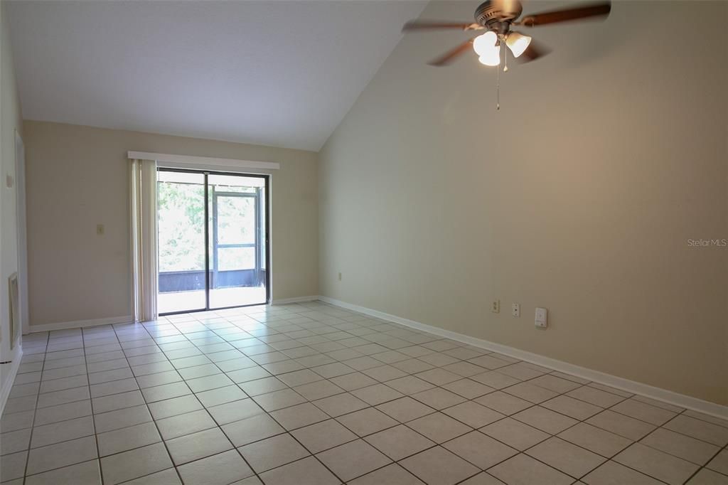 For Rent: $1,400 (2 beds, 2 baths, 891 Square Feet)