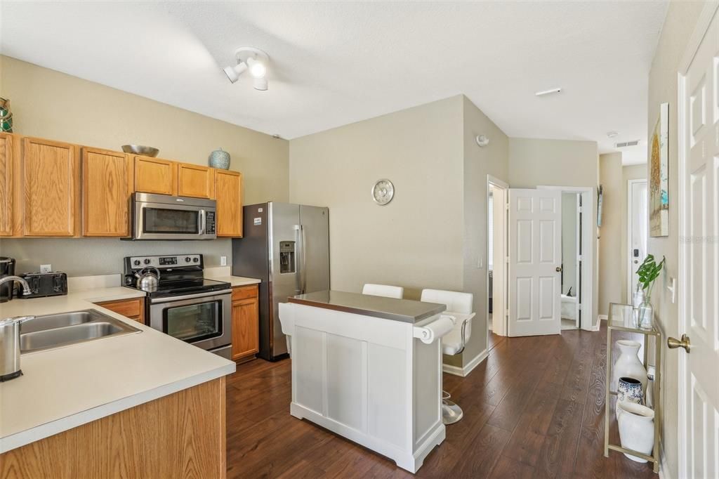 Active With Contract: $390,000 (3 beds, 3 baths, 1440 Square Feet)