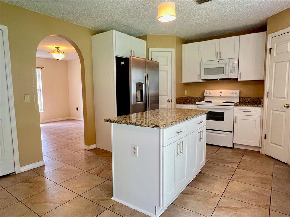 For Rent: $3,000 (4 beds, 2 baths, 2135 Square Feet)