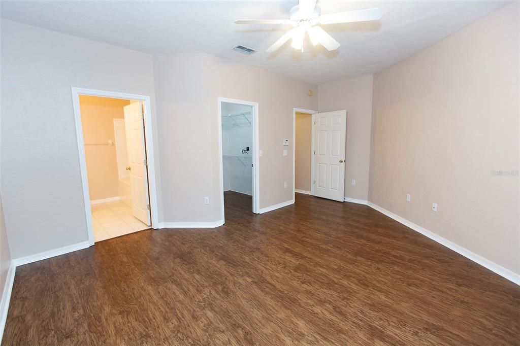 For Rent: $1,900 (3 beds, 2 baths, 1380 Square Feet)