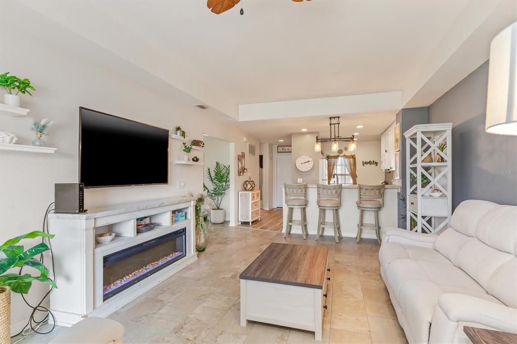 Active With Contract: $279,900 (2 beds, 2 baths, 1168 Square Feet)