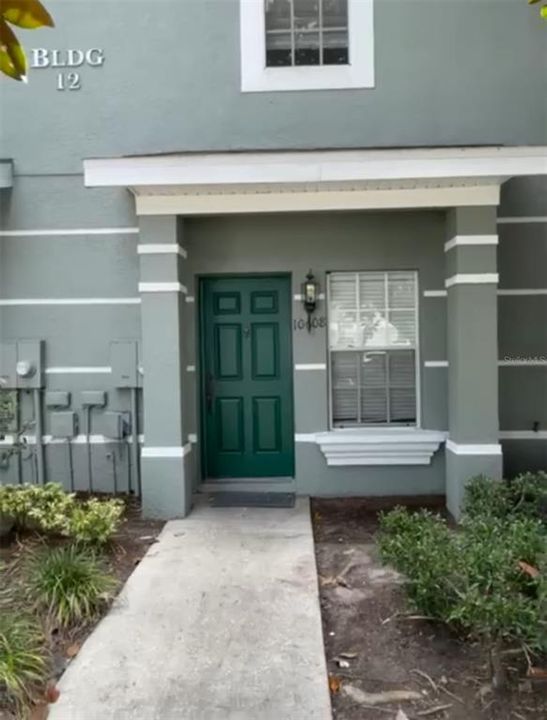 Recently Rented: $2,000 (2 beds, 2 baths, 987 Square Feet)
