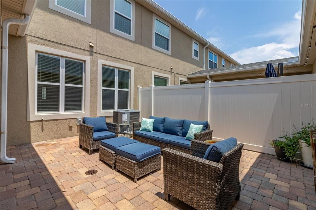 Active With Contract: $449,900 (3 beds, 2 baths, 1676 Square Feet)