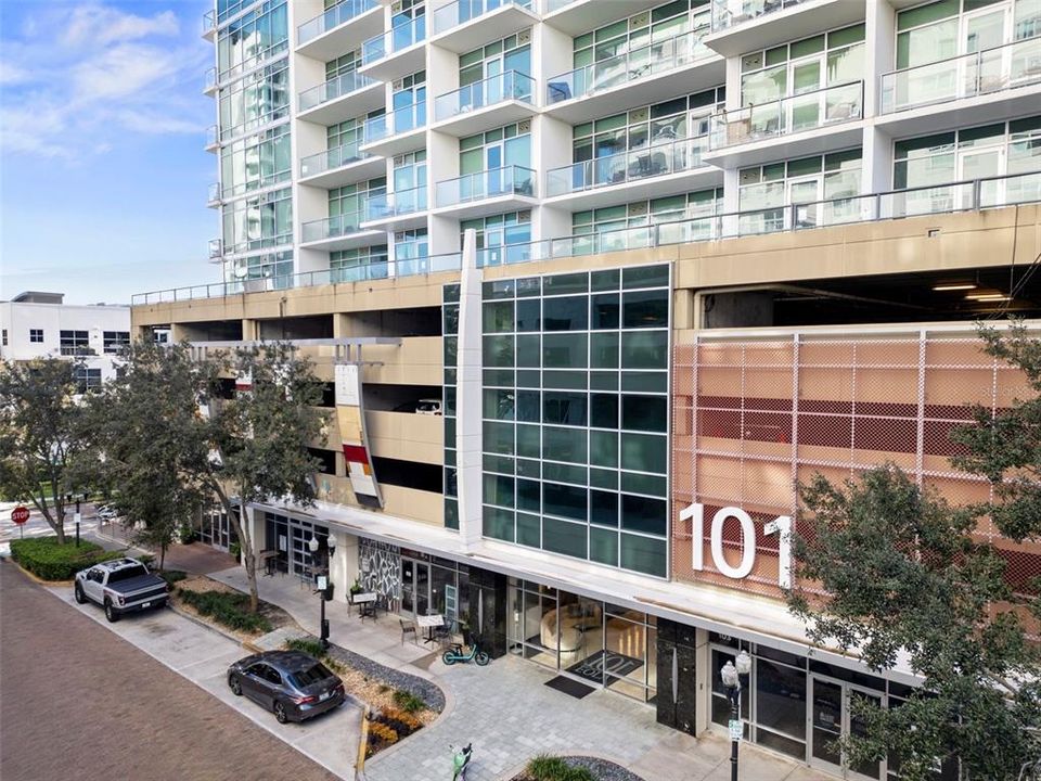 Exterior 101 Eola