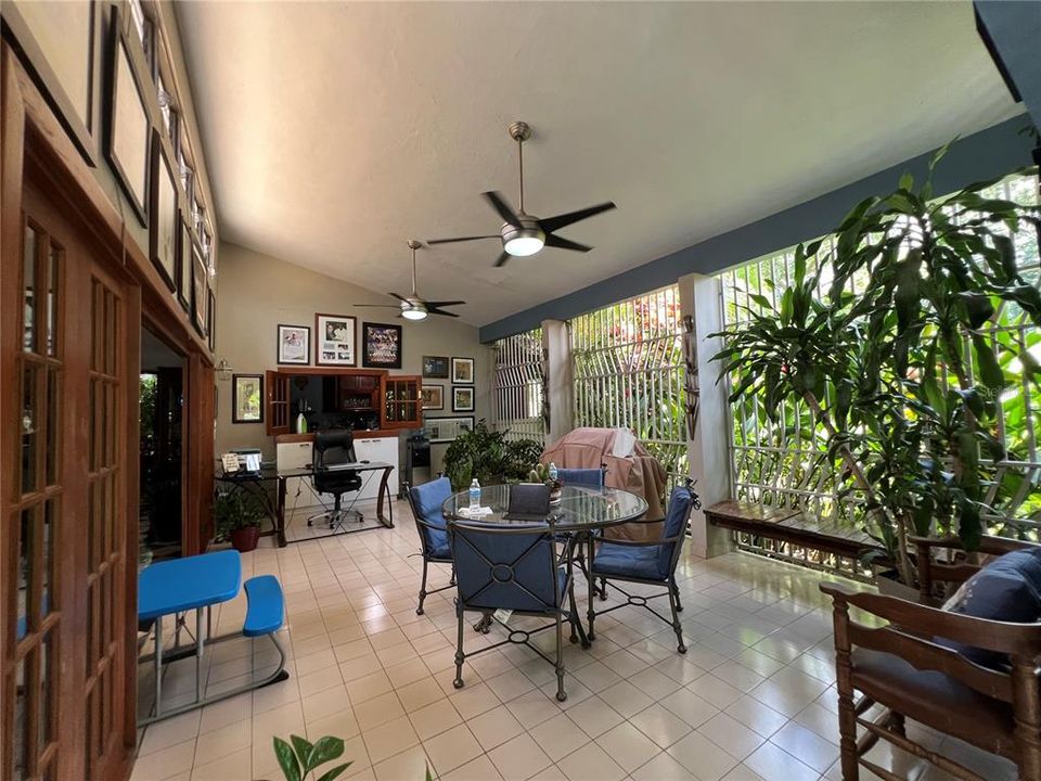 En Venta: $795,000 (5 camas, 4 baños, 3500 Pies cuadrados)