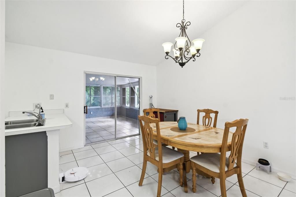 Active With Contract: $299,900 (3 beds, 2 baths, 1258 Square Feet)