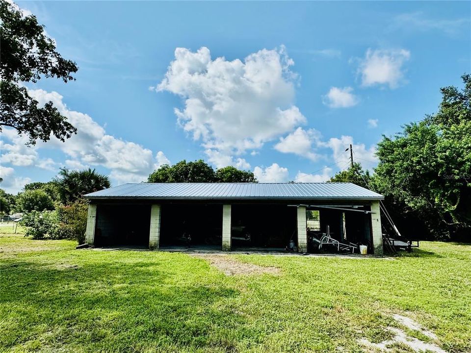 Active With Contract: $200,000 (3 beds, 2 baths, 1388 Square Feet)