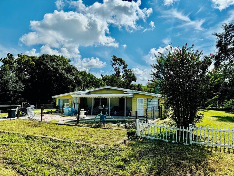 Active With Contract: $200,000 (3 beds, 2 baths, 1388 Square Feet)