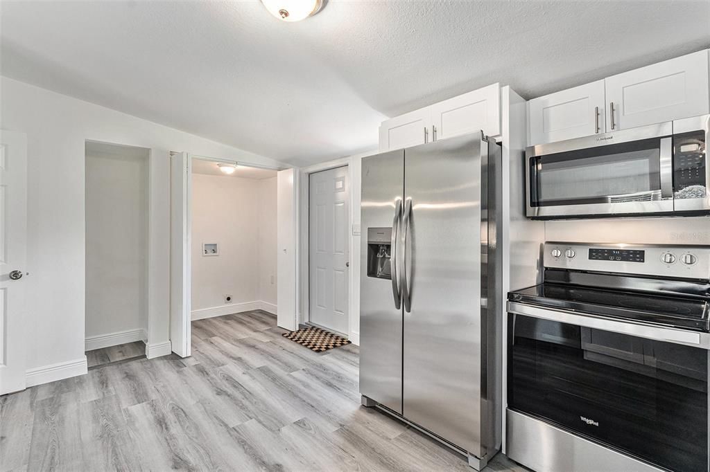 For Sale: $264,500 (3 beds, 2 baths, 960 Square Feet)