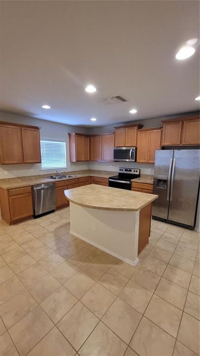 For Sale: $230,000 (2 beds, 2 baths, 1320 Square Feet)