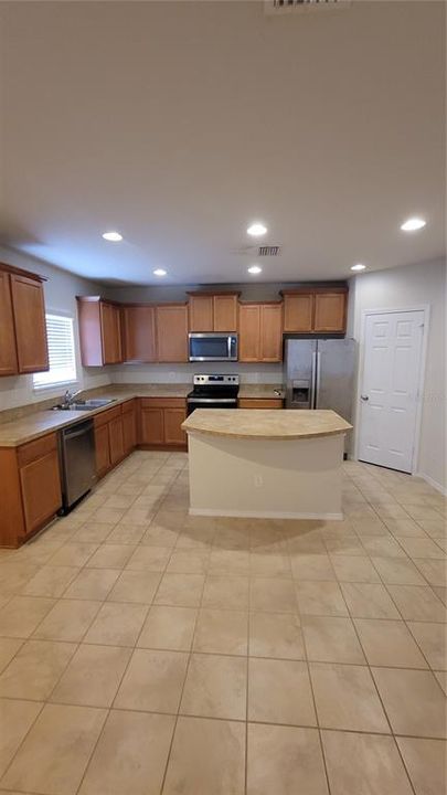 For Sale: $230,000 (2 beds, 2 baths, 1320 Square Feet)