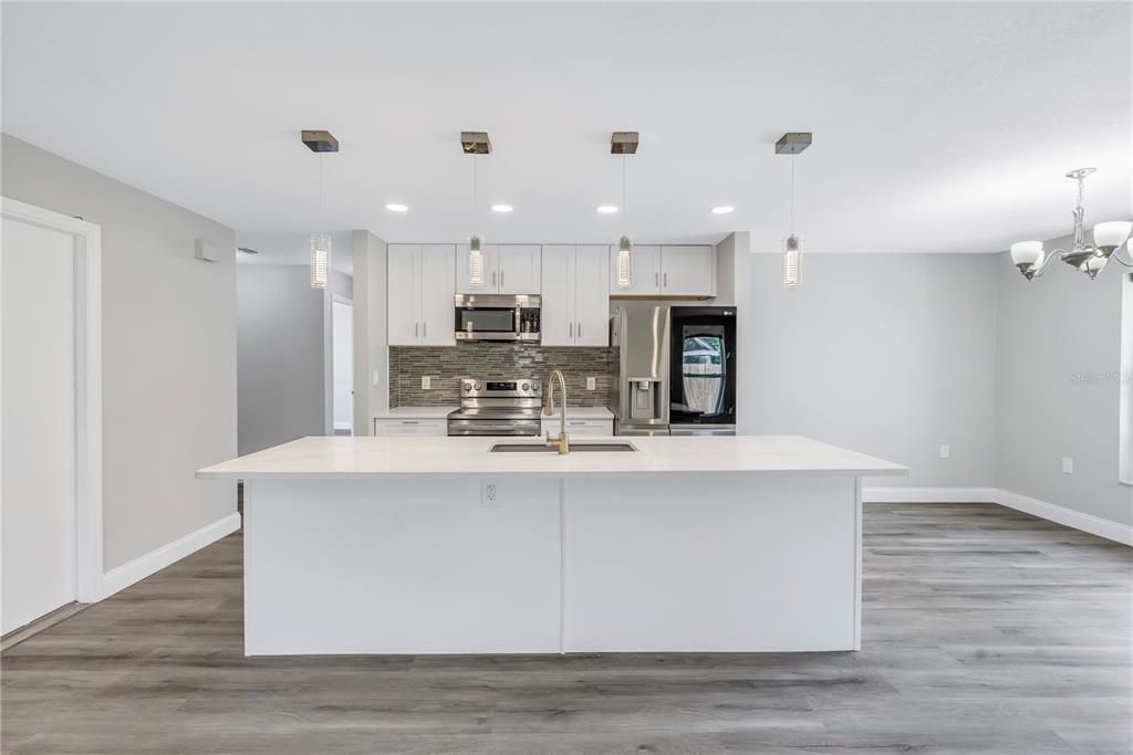 For Sale: $379,999 (3 beds, 2 baths, 1361 Square Feet)