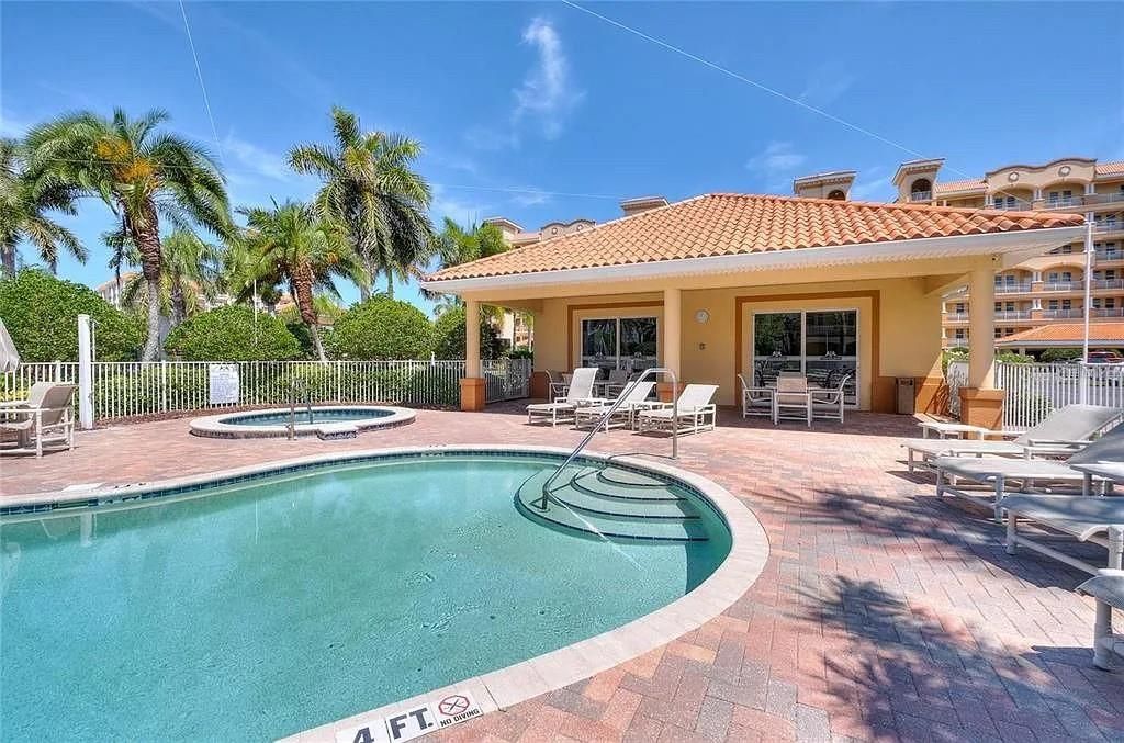 Pool and Jacuzzi