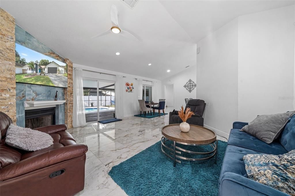 Active With Contract: $439,000 (3 beds, 2 baths, 1378 Square Feet)