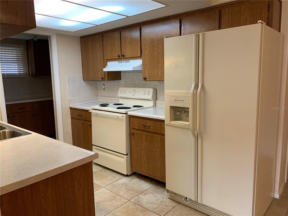 Active With Contract: $1,995 (3 beds, 2 baths, 1310 Square Feet)