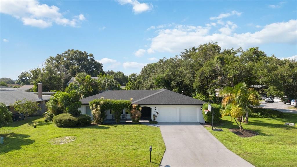 Active With Contract: $648,000 (3 beds, 2 baths, 1906 Square Feet)