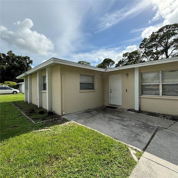 Active With Contract: $430,000 (3 beds, 2 baths, 1456 Square Feet)