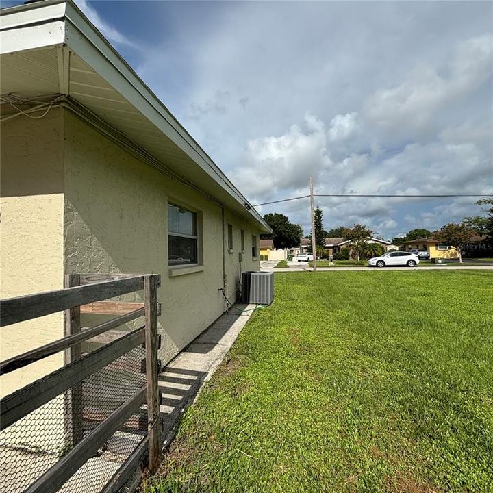 Active With Contract: $430,000 (3 beds, 2 baths, 1456 Square Feet)