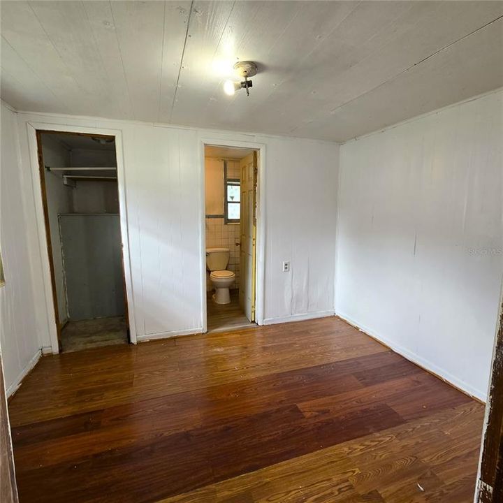 For Sale: $109,000 (2 beds, 2 baths, 995 Square Feet)