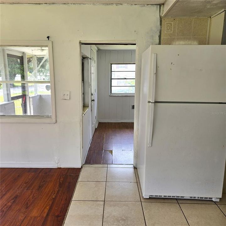 For Sale: $109,000 (2 beds, 2 baths, 995 Square Feet)