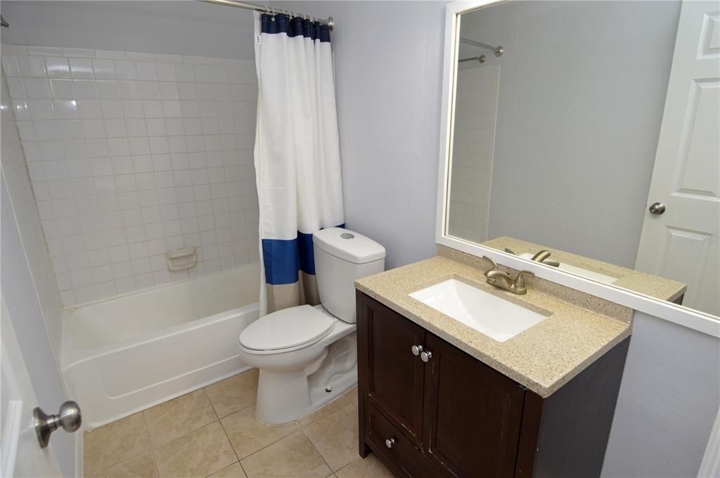 Active With Contract: $1,285 (1 beds, 1 baths, 622 Square Feet)