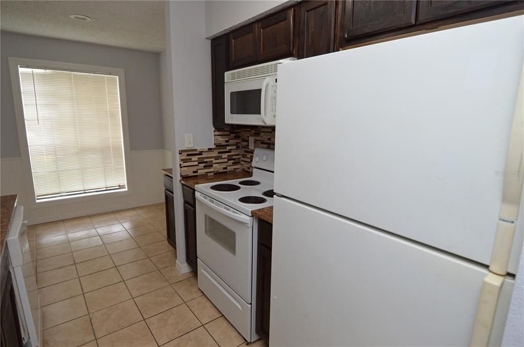 Active With Contract: $1,285 (1 beds, 1 baths, 622 Square Feet)