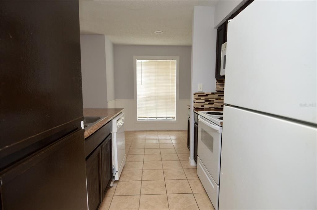 Active With Contract: $1,285 (1 beds, 1 baths, 622 Square Feet)