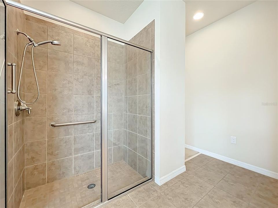 Owner's suite shower