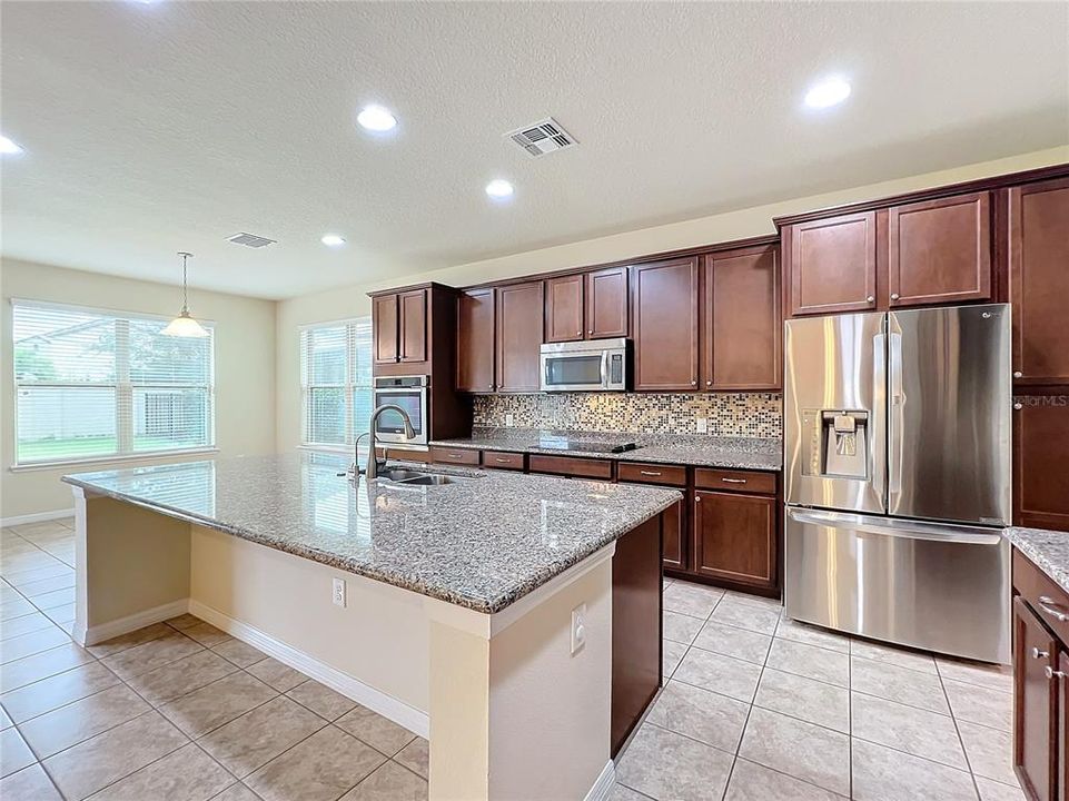 Kitchen island with breakfast area