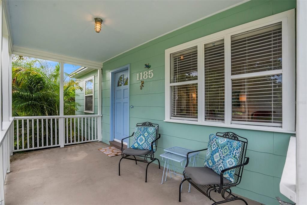 Active With Contract: $425,000 (3 beds, 2 baths, 1092 Square Feet)