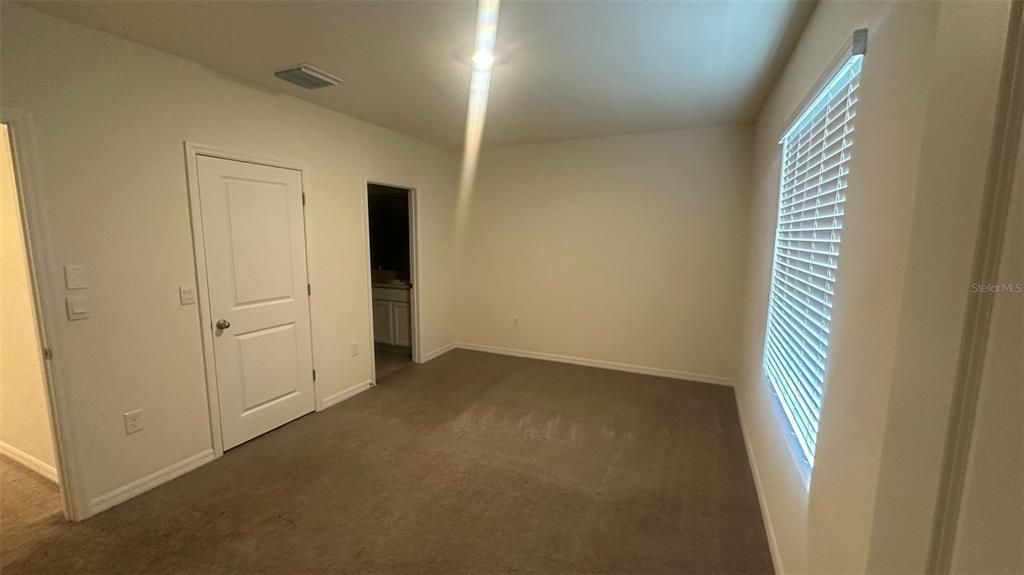 For Rent: $2,000 (3 beds, 2 baths, 1673 Square Feet)