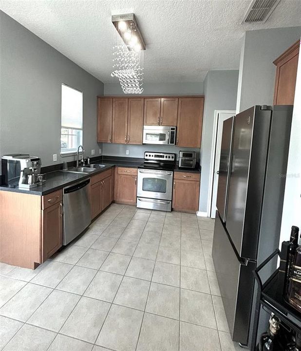 For Sale: $387,000 (2 beds, 2 baths, 1360 Square Feet)